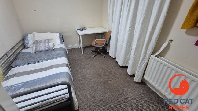 Double Room - Professional Share House  Main Photo