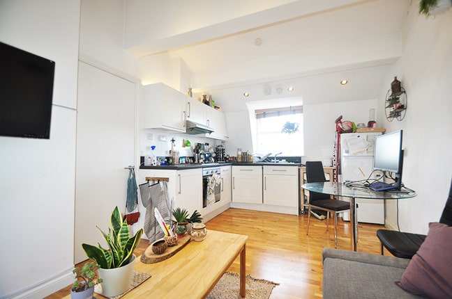 A stunning 1 bedroom flat in Brixton, SW9 Main Photo