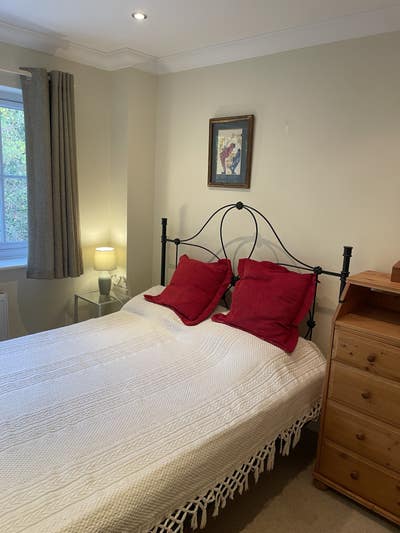 Double Room in Sonning Common Main Photo