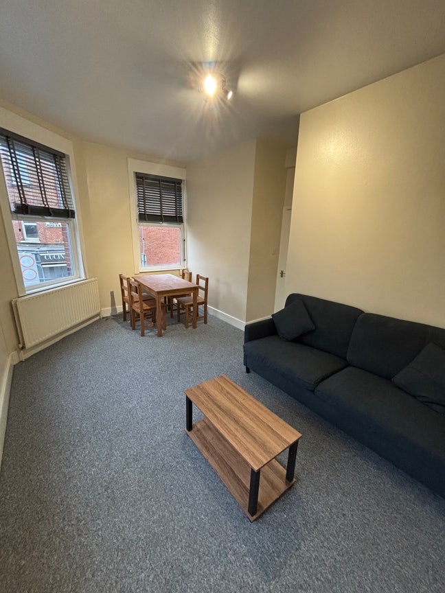 A 1 bedroom flat in the heart of Battersea  Main Photo