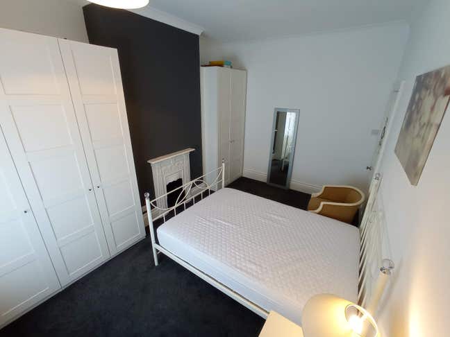 Homely professional house nr Lindley/Shops/HRi/Bus Main Photo