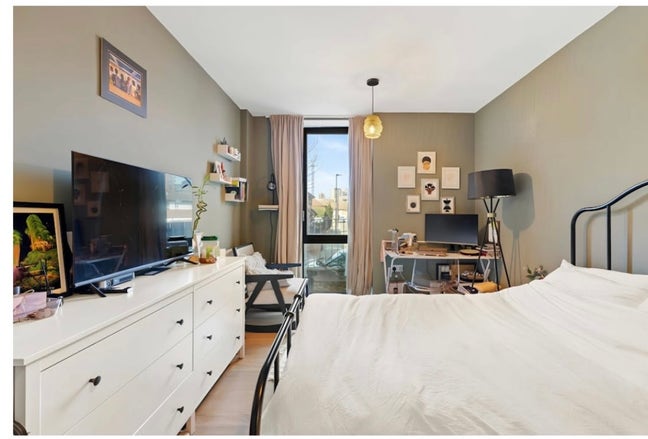 Spacious & quiet flatshare in Poplar/Oxbow + cat! Main Photo