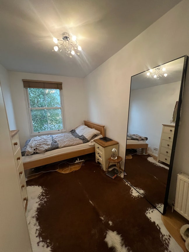 Double room available in W9 Main Photo