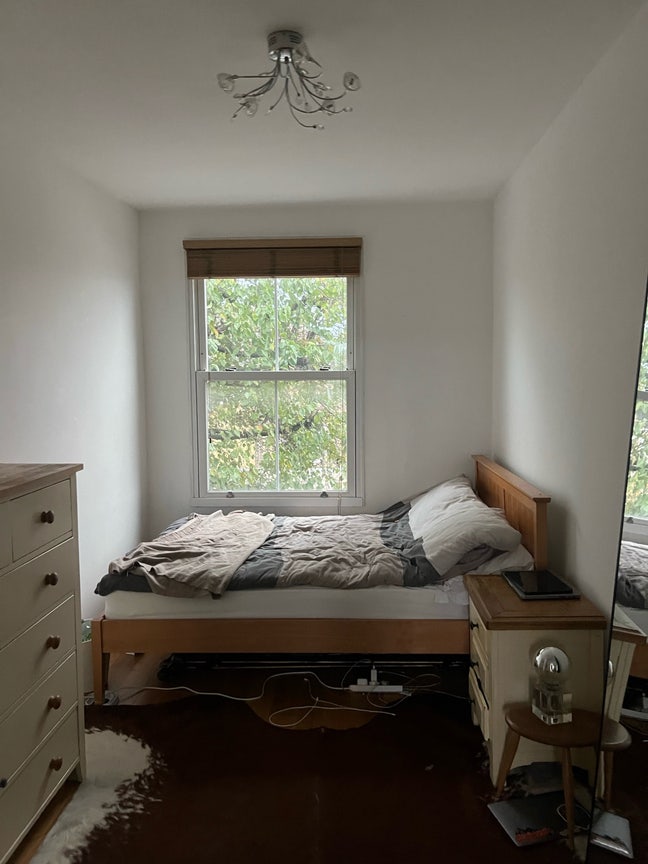 Double room available in W9 Main Photo