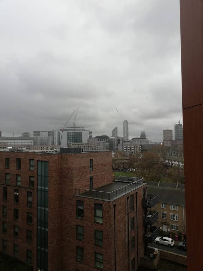 Spacious Double Room in Modern Flat - Canary Wharf Main Photo