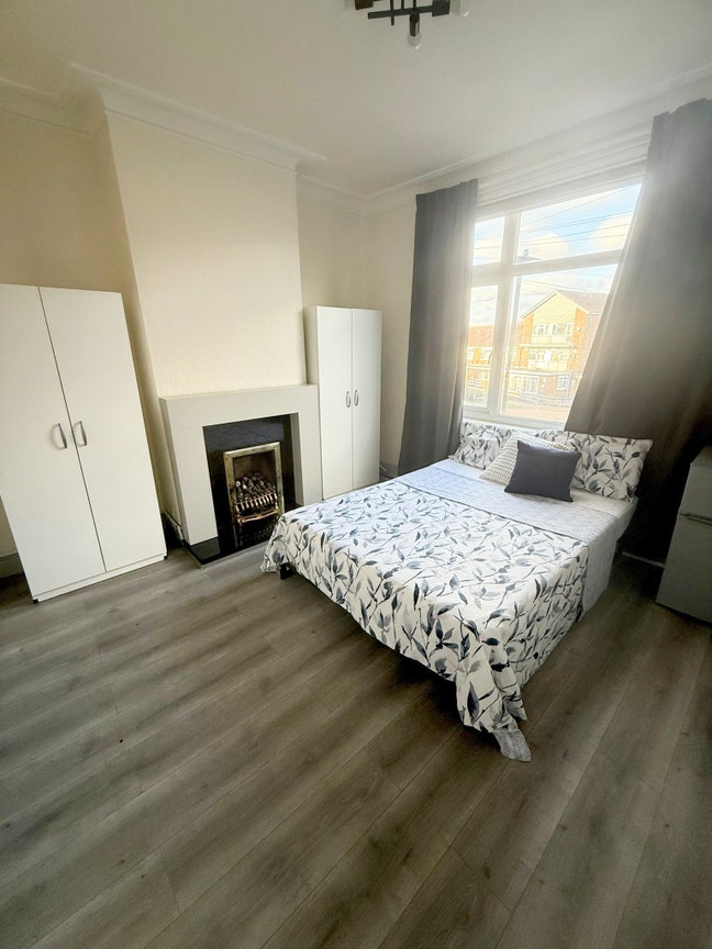 Four Double Rooms – Bruce Grove N17 – £800–£950pcm Main Photo