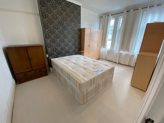 🏡 Spacious Double Room in Cricklewood  Main Photo