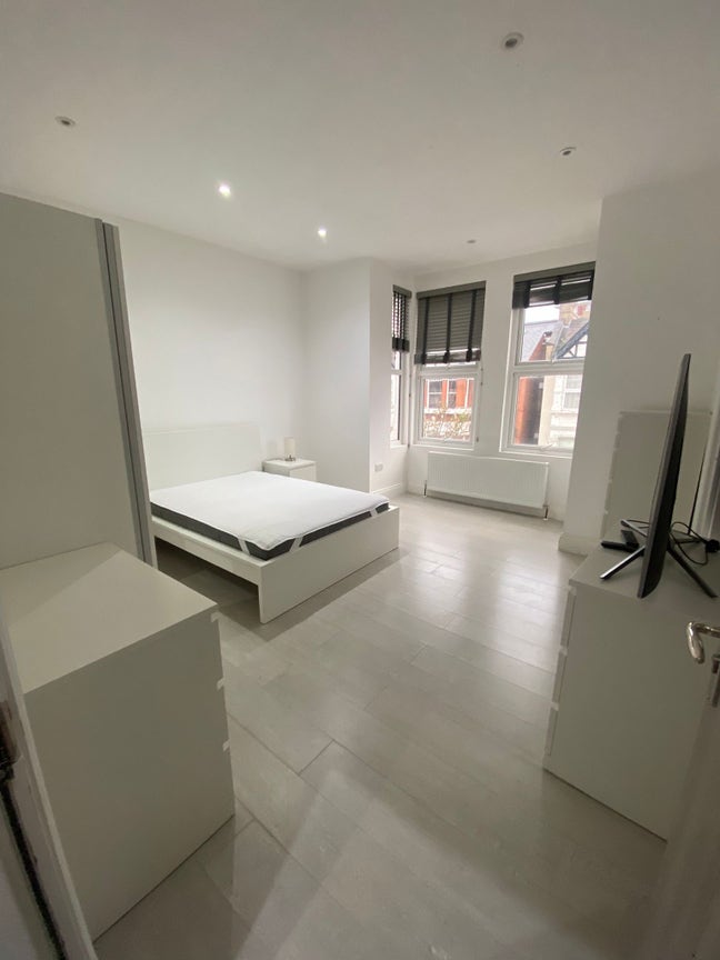 Cricklewood NW2 | En-Suite Room | All Bills Inc  Main Photo