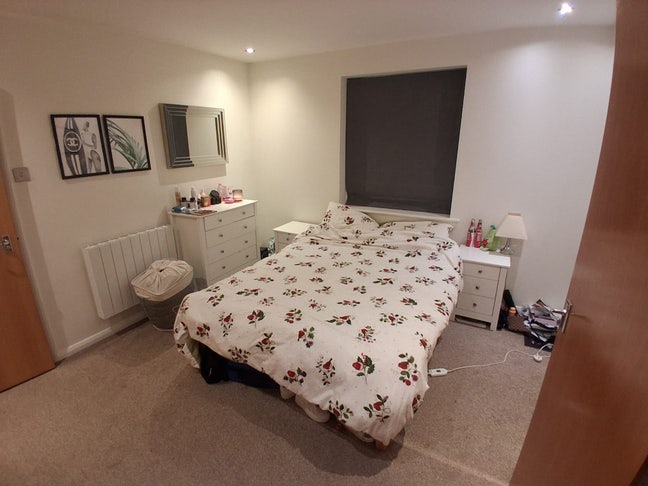 Furnished Flat Acton - 2 Bed 2Bath + Parking  Main Photo