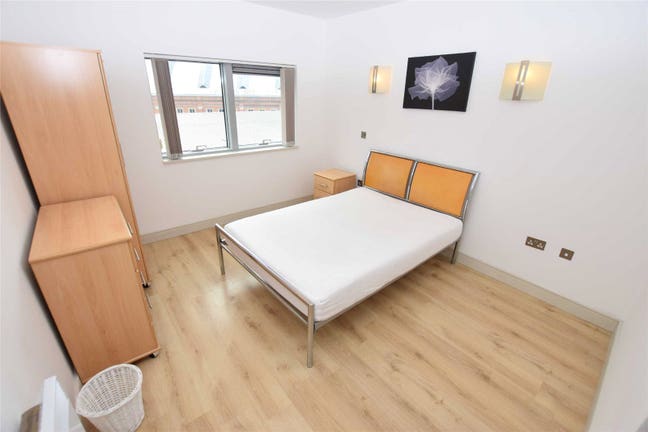 Tenancy takeover - 2-bedroom flat near Deansgate Main Photo