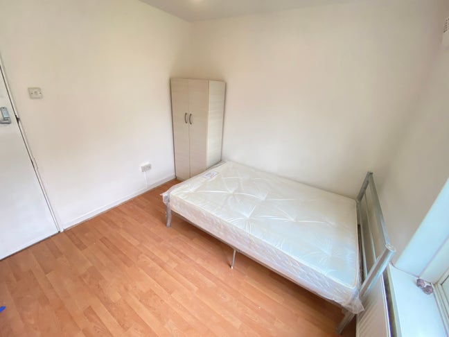 3 Luxurious Double Rooms @ Whitechapel Main Photo