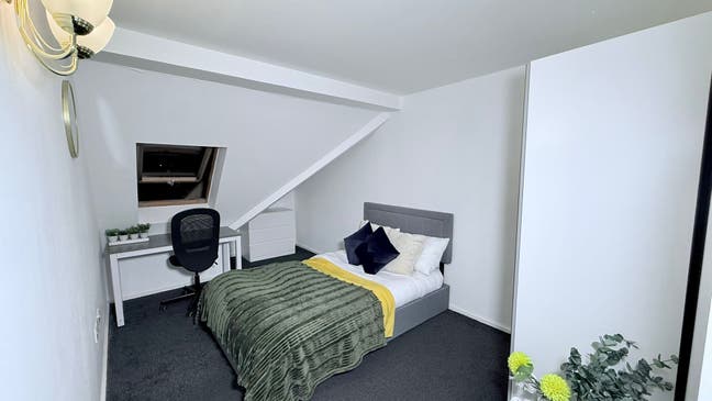 Bright Double Room by Bromley South Main Photo