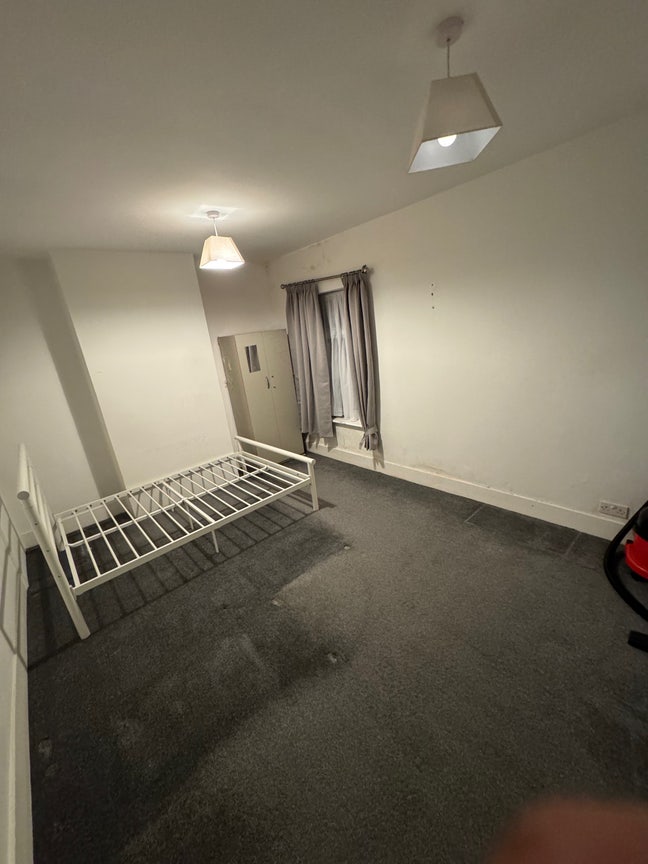 Room for rent  Main Photo