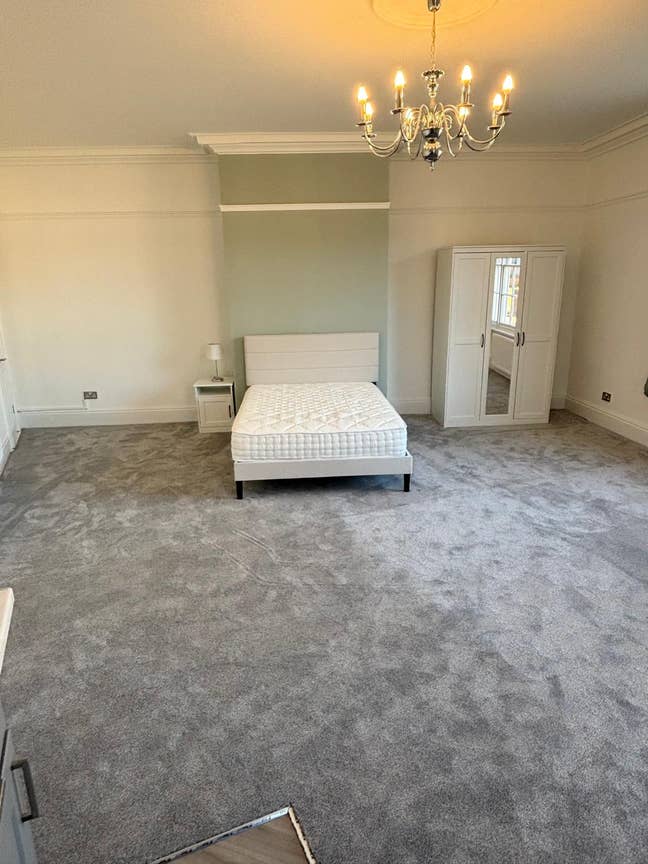 New Executive En-Suite Studio - near Town Centre Main Photo