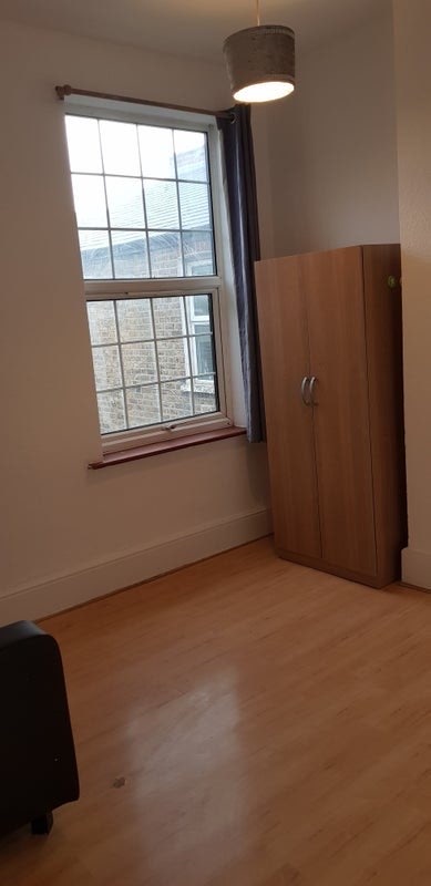 Spacious Double Room in N13 Main Photo