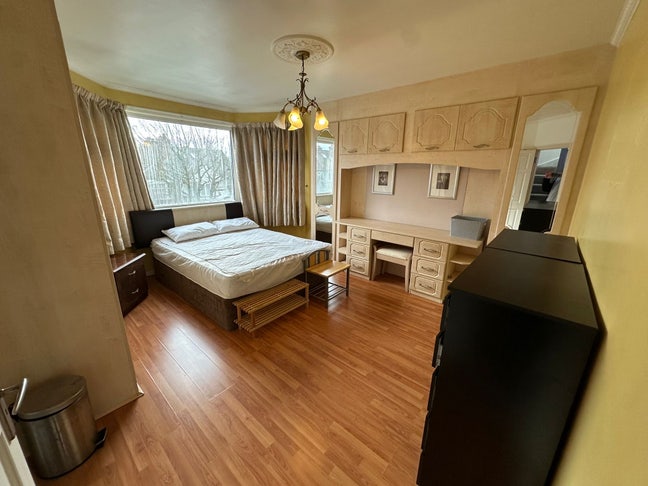 🌟 Rooms Available in  the Same House- Cricklewood Main Photo