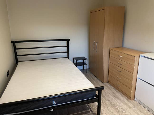 3 spacious double bedrooms in NW10 Main Photo