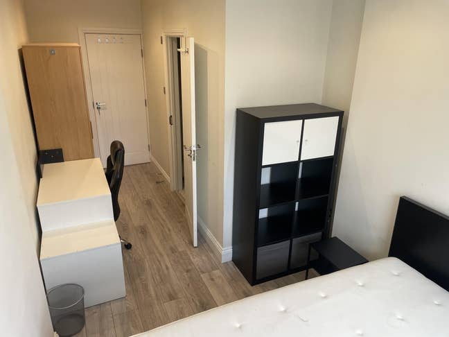 3 spacious double bedrooms in NW10 Main Photo