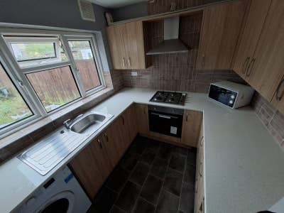 2 Bedroom House Dss accepted  Main Photo