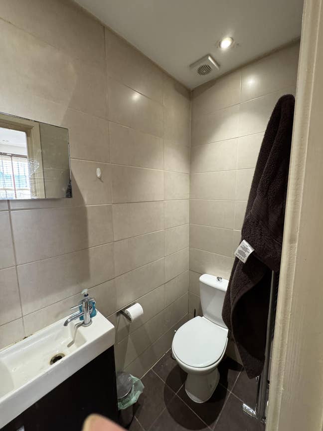 Short-Term Double En-suite Room – N1 Main Photo