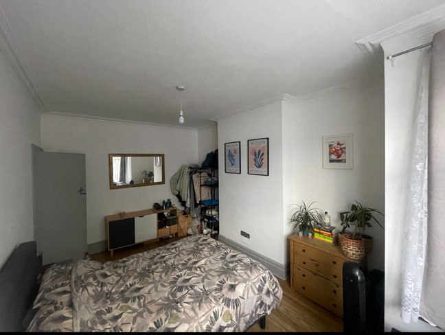 Large Double room by Tooting Bec station Main Photo