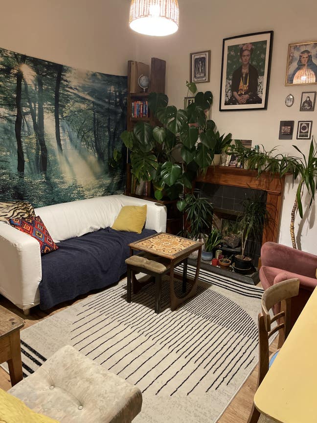 Large room in a quirky flat (SHORT TERM) Main Photo