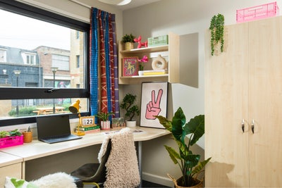 Pacific Court, studio sublet Main Photo