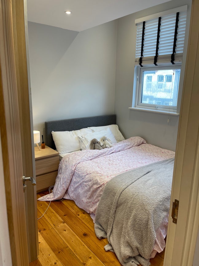 Double Room Available Now 🏡 Main Photo