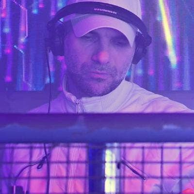 Looking for a room next to Oakwood Tube Station Main Photo