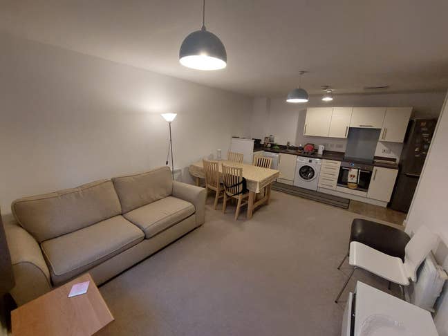 Double bedroom available Main Photo