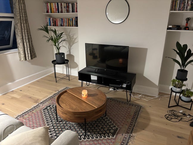 Double room in two bedroom flat on Gipsy Road Main Photo