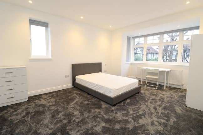 ✨ Ensuite + 2 Doubles in Modern Maisonette/Enfield Main Photo
