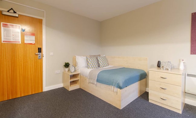 Ensuite Room - Calcott Ten (£89/week) Main Photo