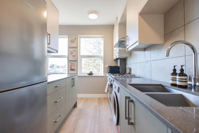 Brand New En-Suite Room - 2 min walk to station! Main Photo
