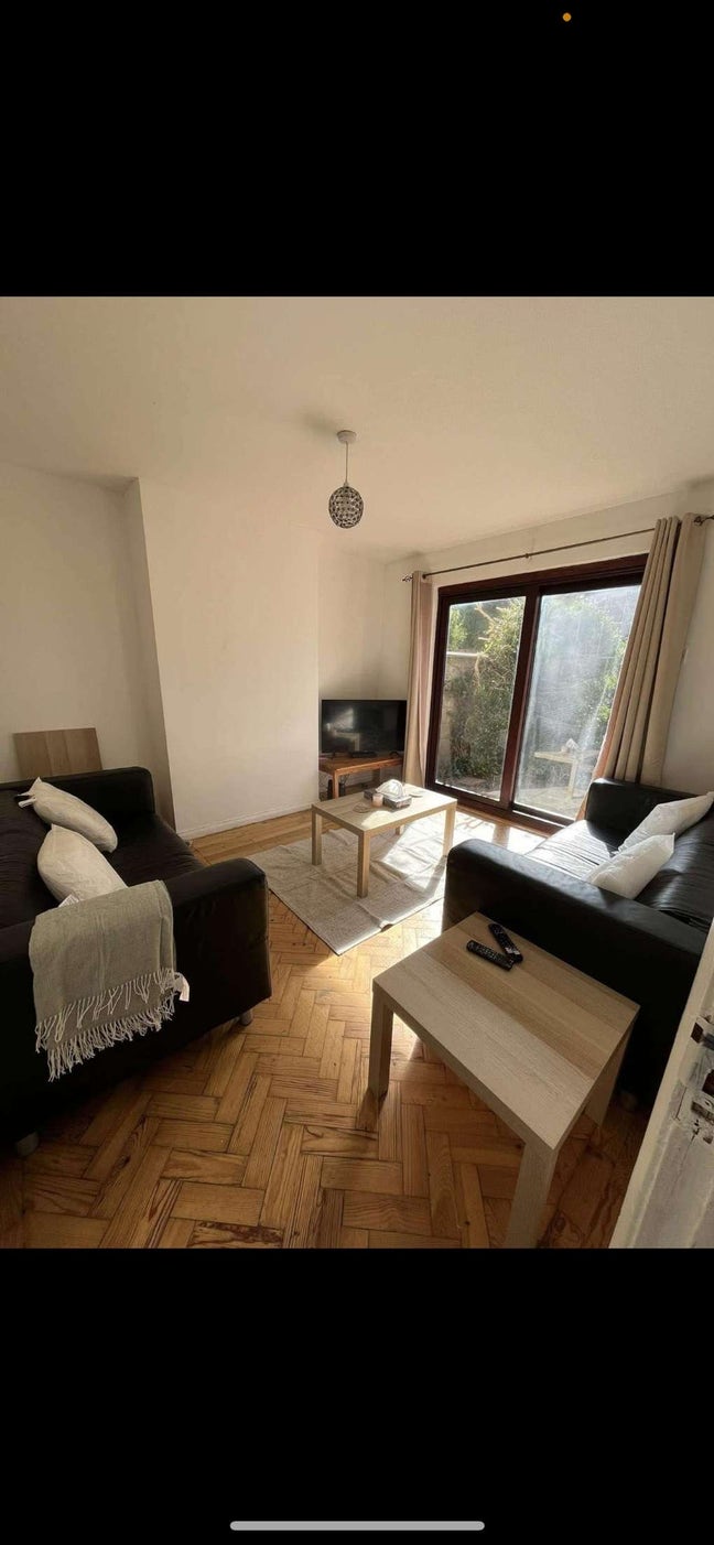 Room to rent -headley way  Main Photo