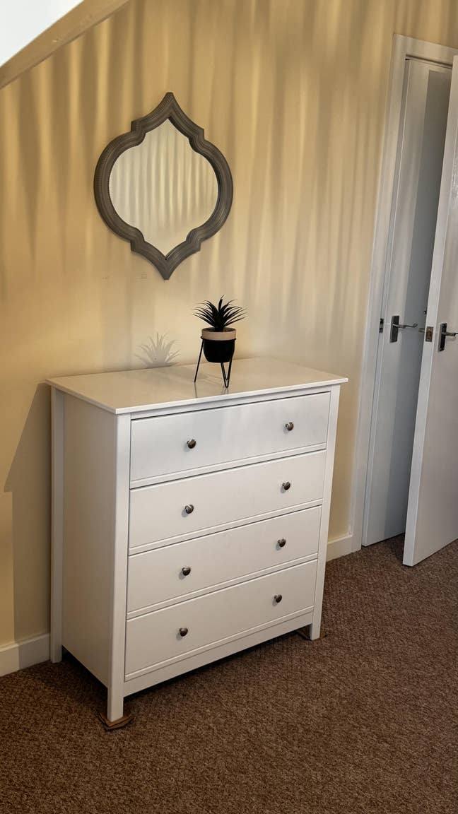 Clean room for let Main Photo