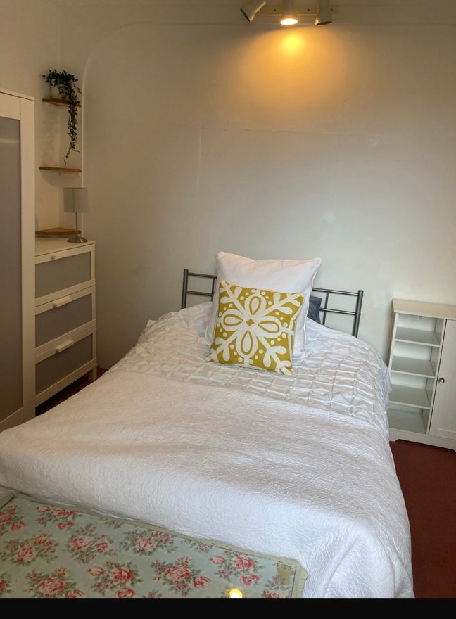 Room Available immediately 10 st Augustine road Main Photo