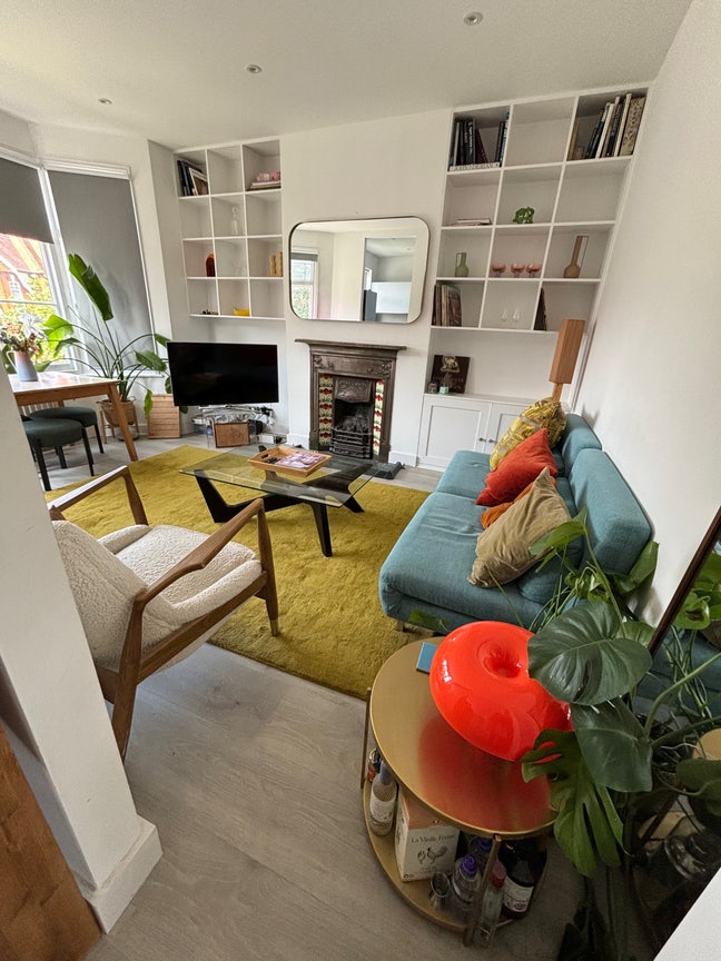 Cozy double room in 2 bed flat Main Photo