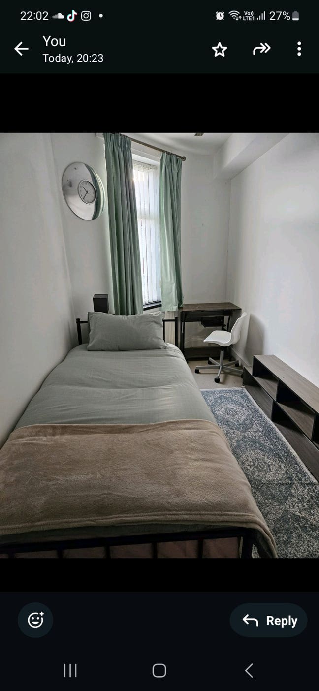 Rooms to let in all female household . Main Photo