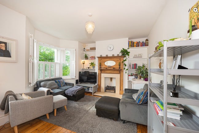 Cosy double room in a sociable flat in Battersea Main Photo