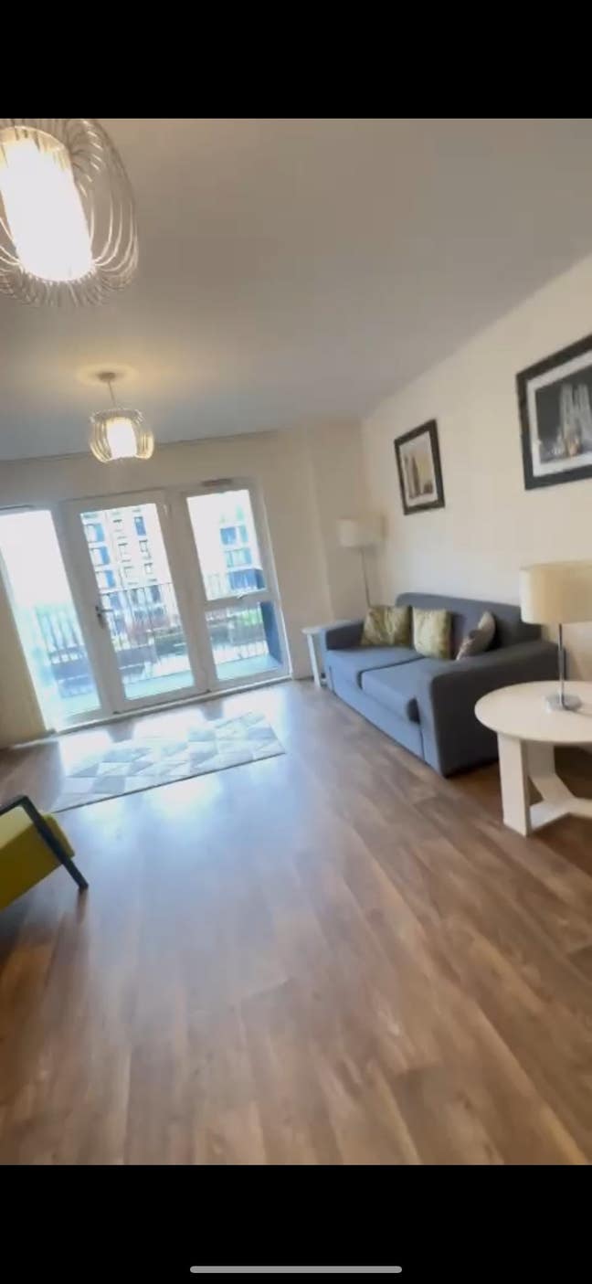 An ensuite room available in a 2 bed flat Main Photo