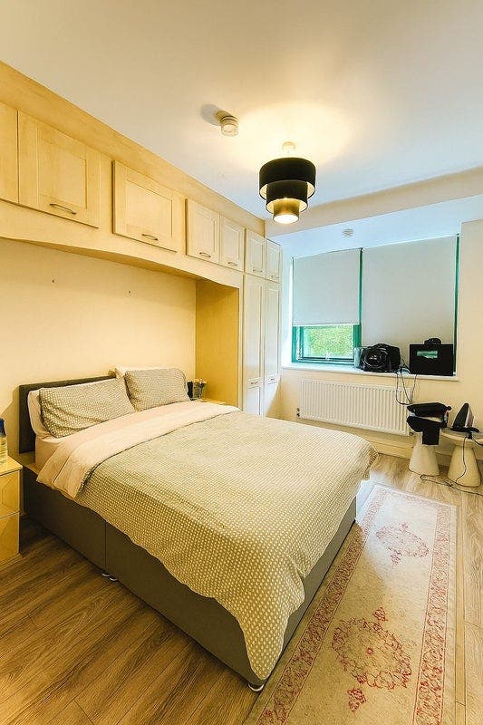 Bright En-Suite in 2B2B, 1-Min Walk to Station Main Photo