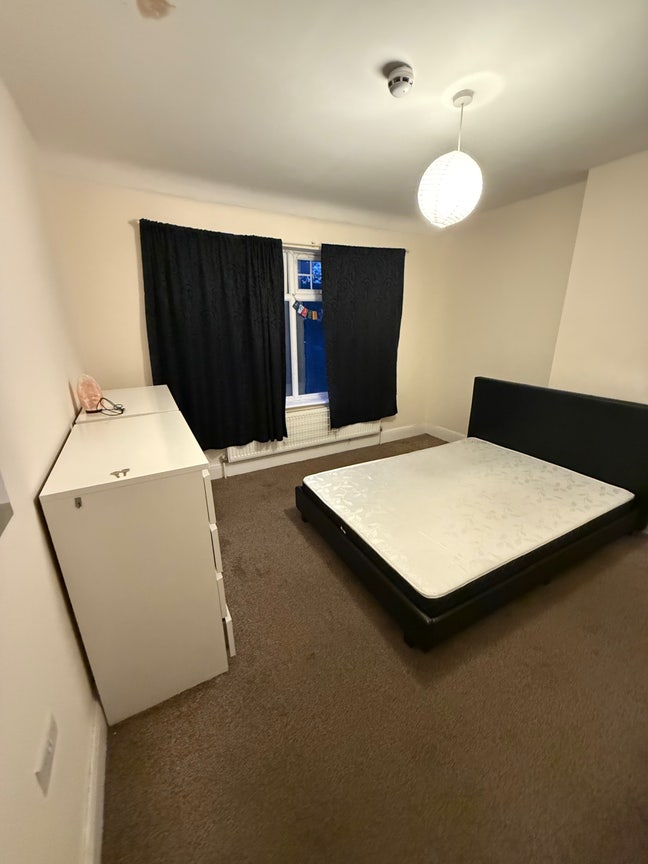 Large double rooms near Wembley park station  Main Photo