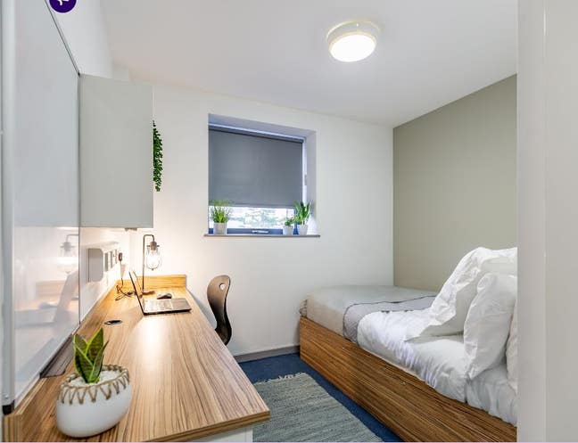 ⭐ Tenancy Takeover – Turner Court – £185/week – JA Main Photo