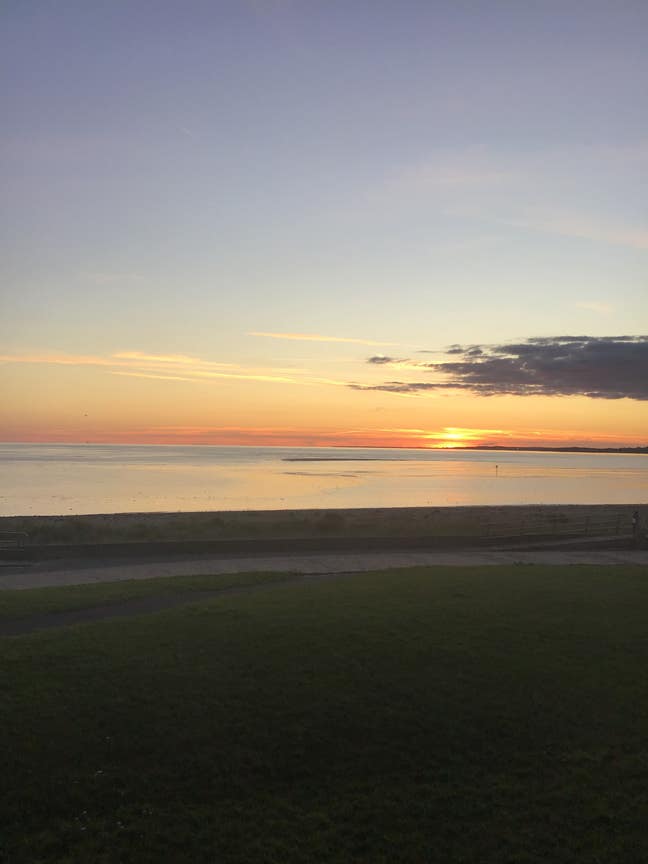 Beautiful flat down the beach  Main Photo