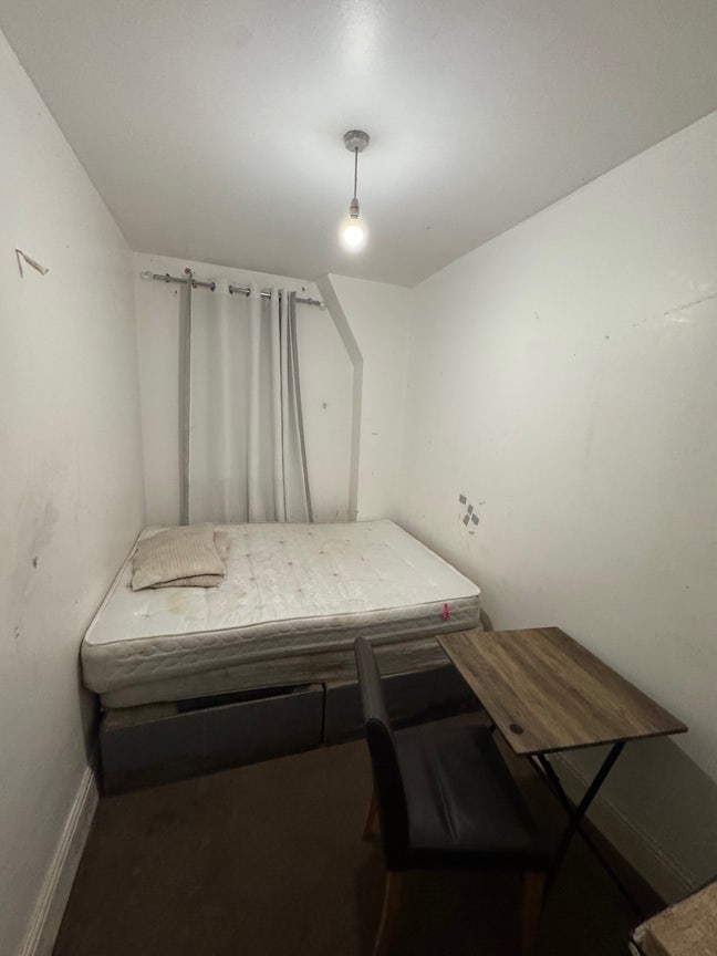 Room available in Shared accommodation  Main Photo