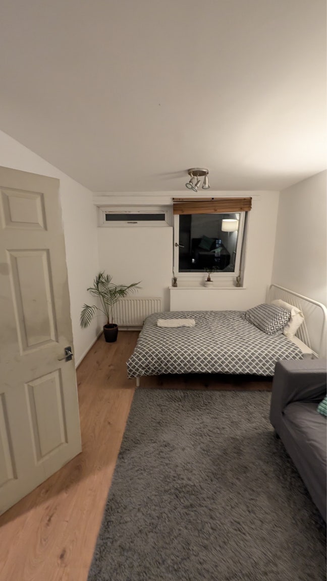 Bright Double Room in Blackheath flat Main Photo