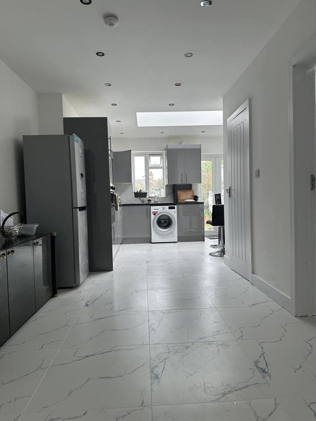 Double Room In Newly Renovated House Main Photo