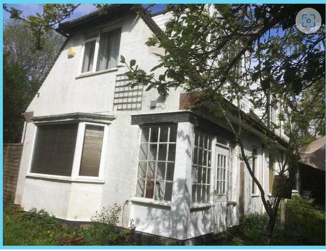 Room toren in 3 bed house in Small Dole Main Photo