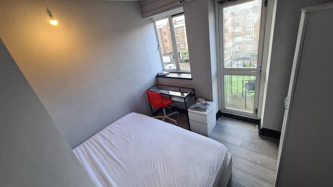 Budget-Friendly Double Room • Great Location 💷📍 Main Photo